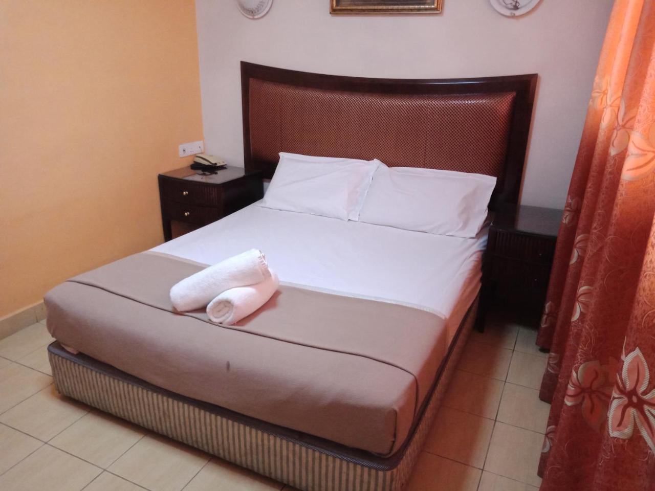 Hotel Times Inn Batu Caves Кепонг Екстериор снимка