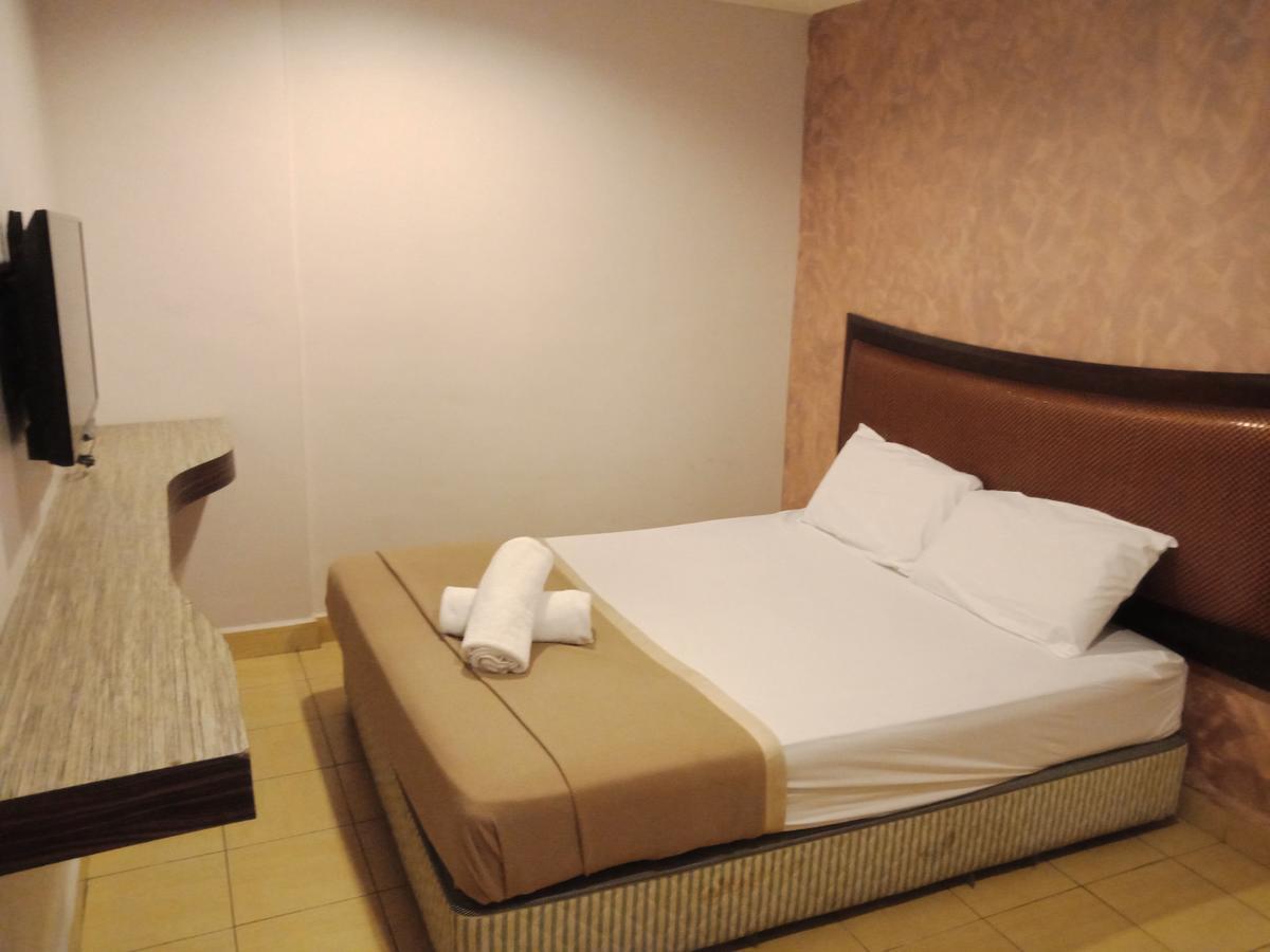 Hotel Times Inn Batu Caves Кепонг Екстериор снимка