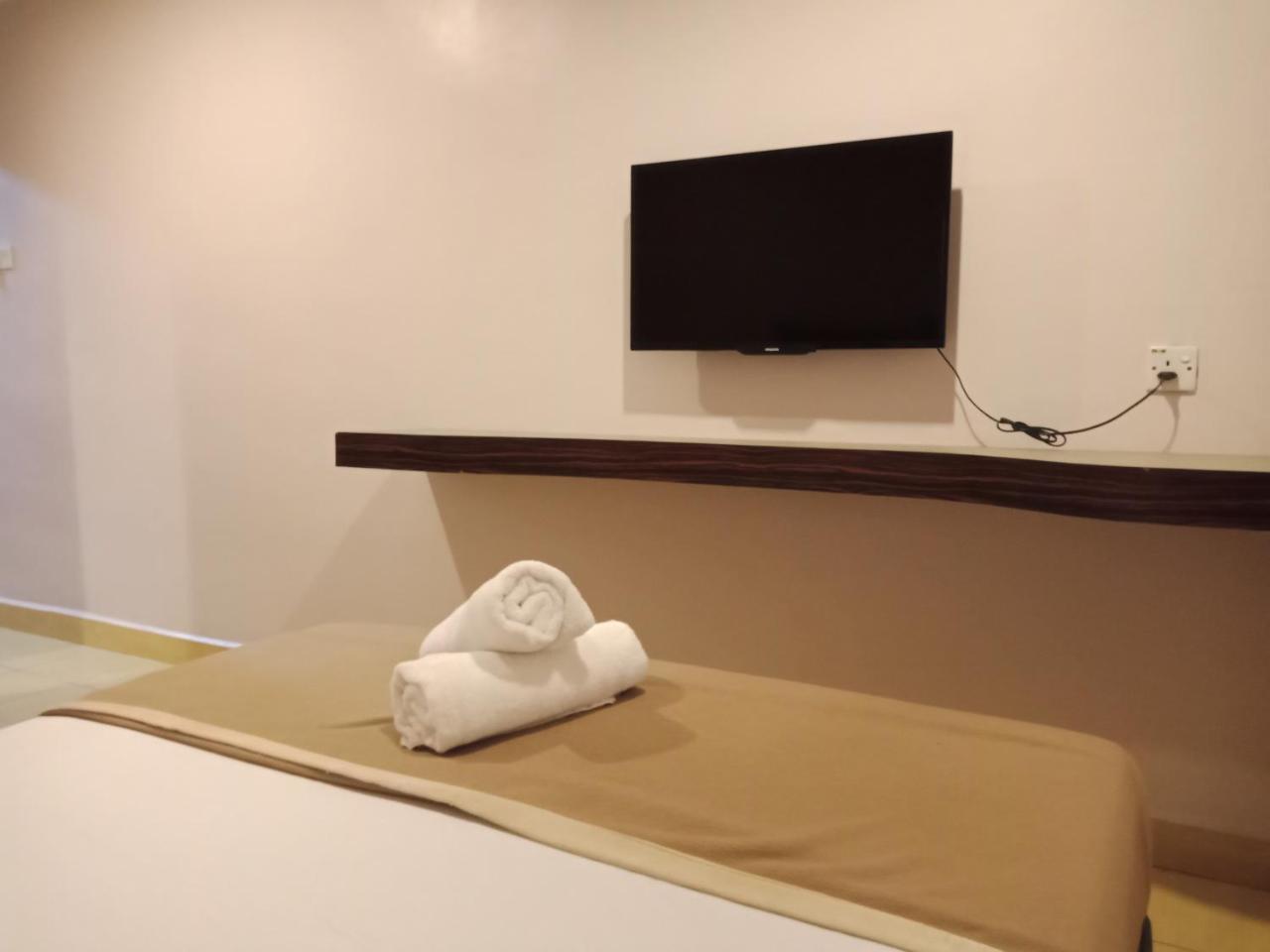 Hotel Times Inn Batu Caves Кепонг Екстериор снимка