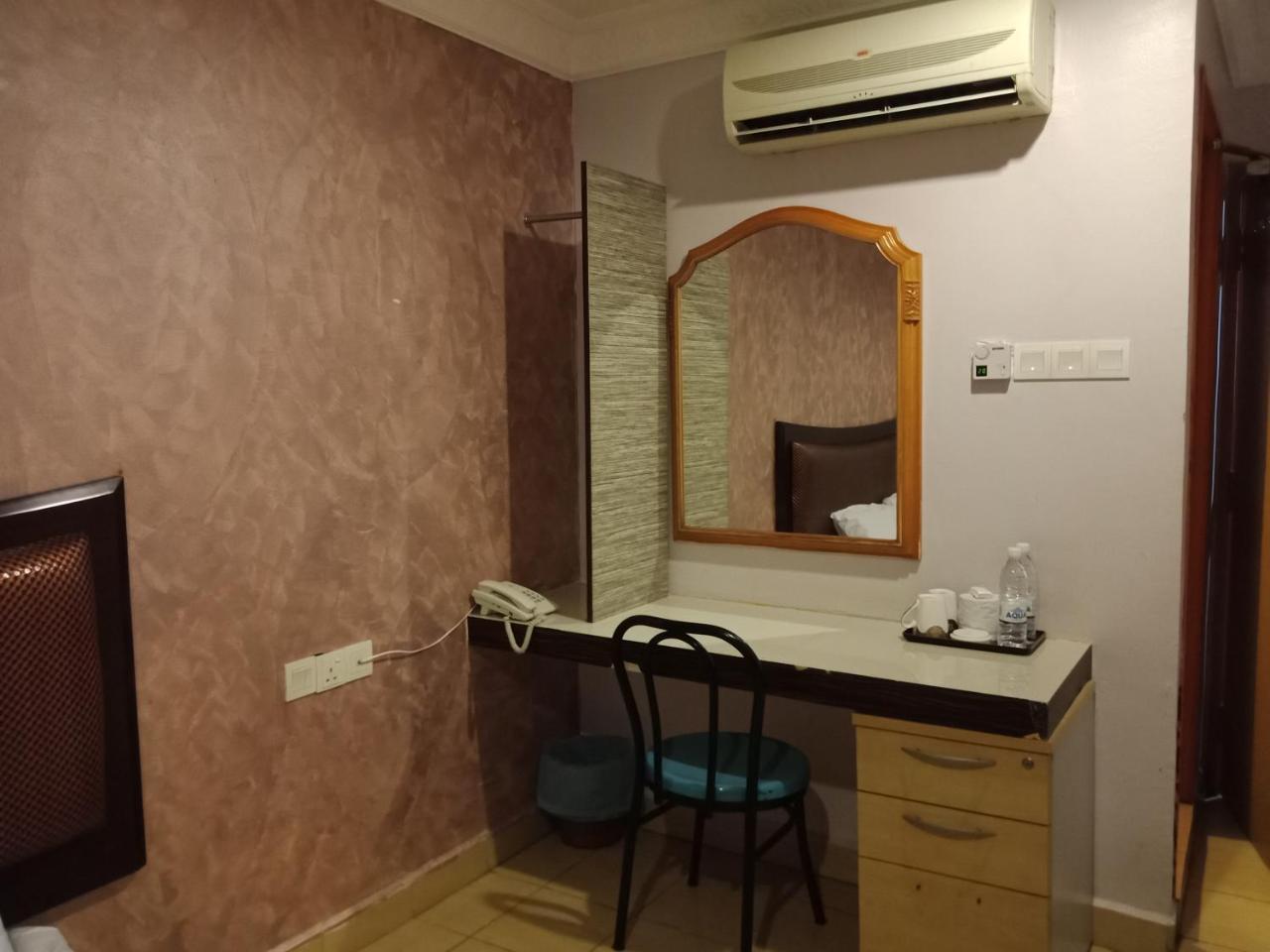 Hotel Times Inn Batu Caves Кепонг Екстериор снимка