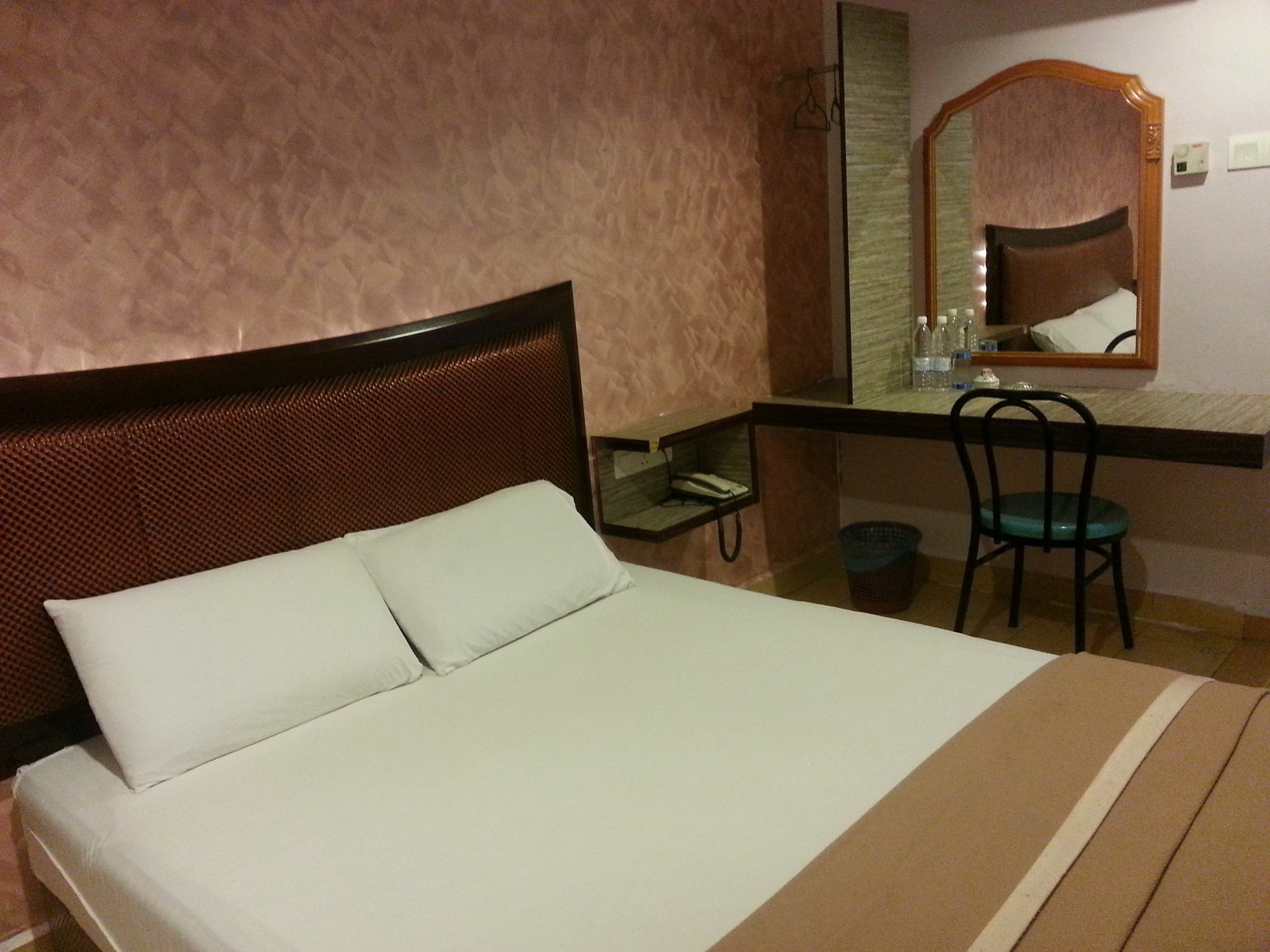 Hotel Times Inn Batu Caves Кепонг Екстериор снимка